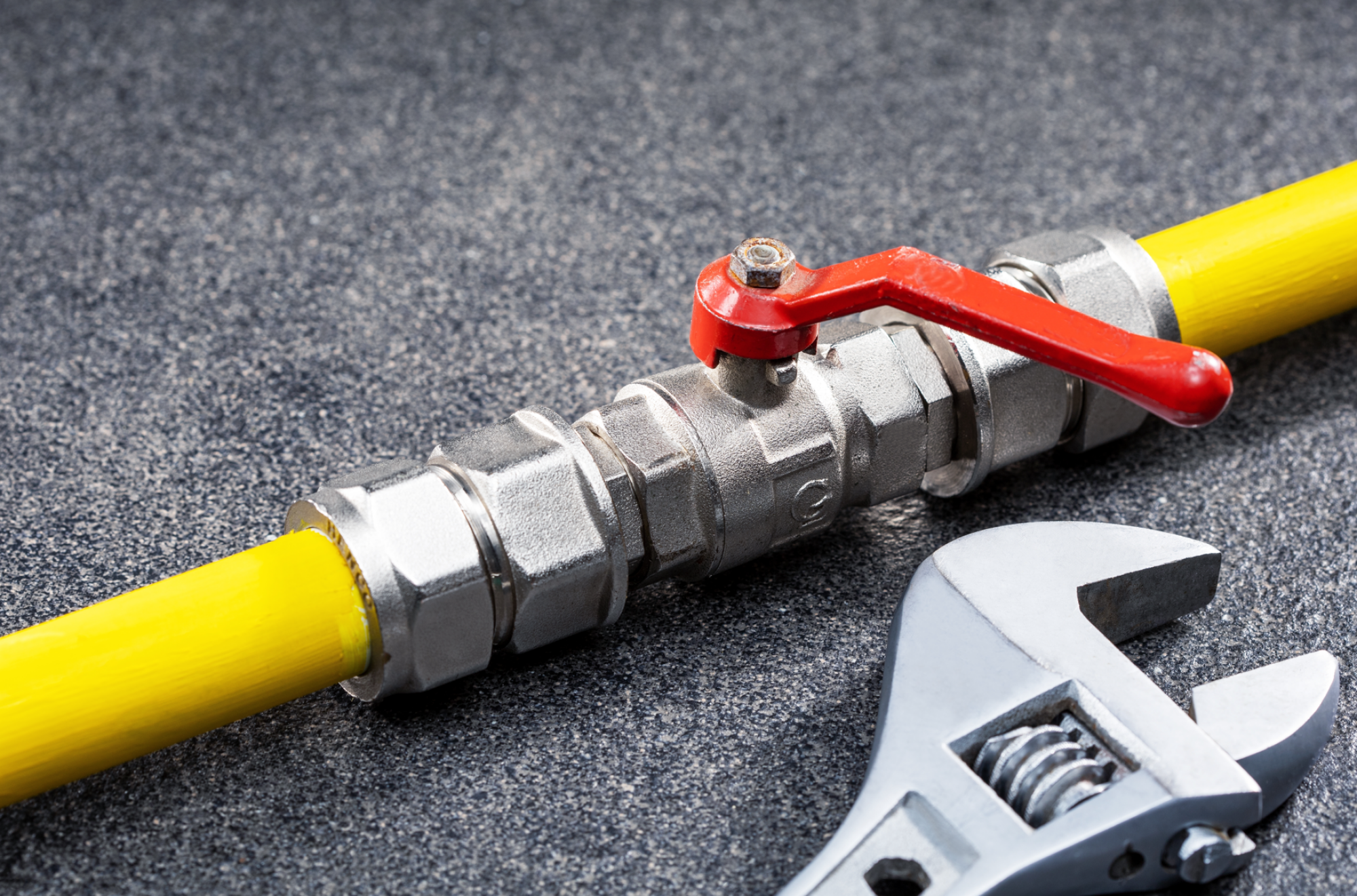 Changer un robinet d'arrivée de gaz