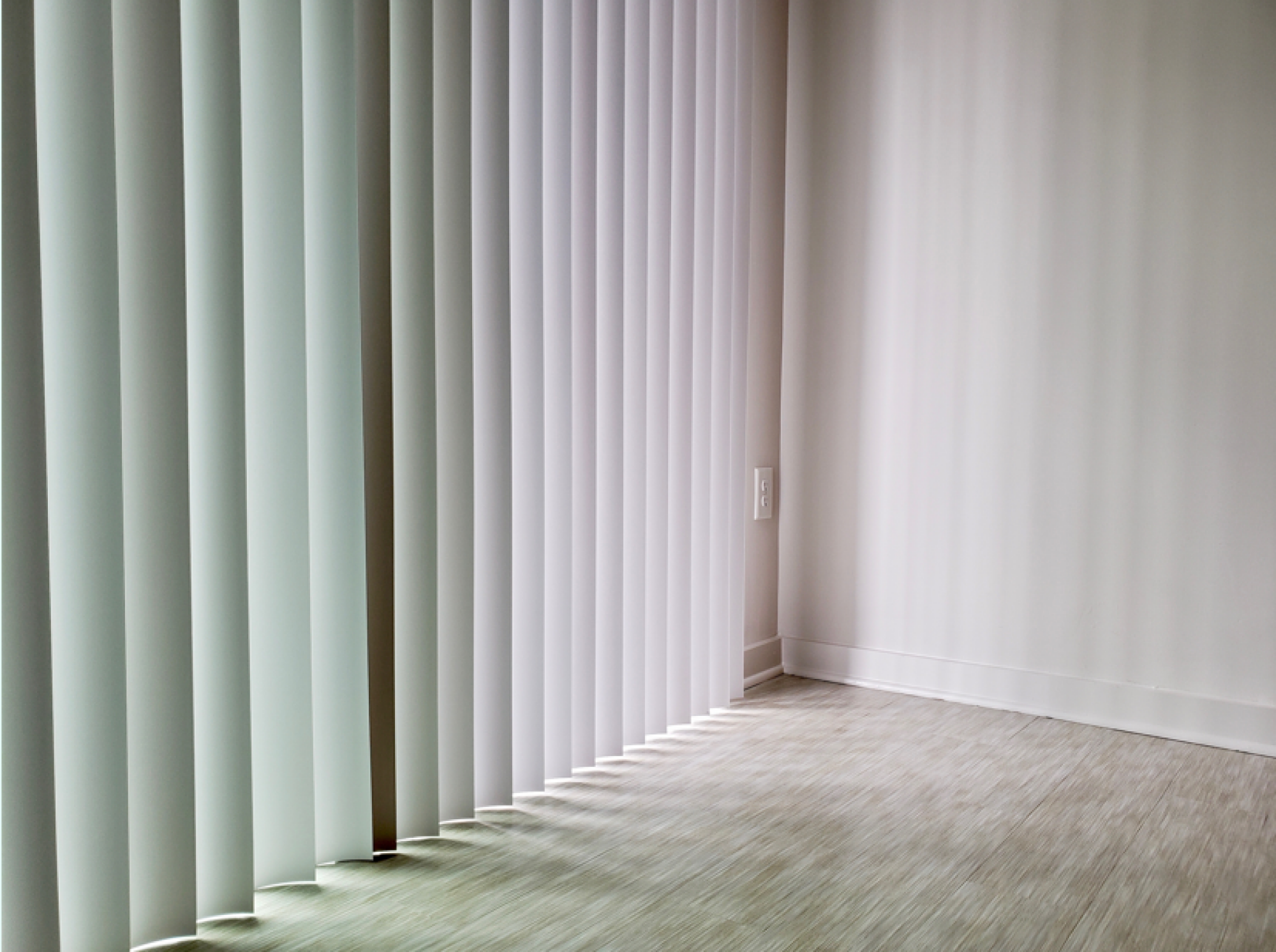 Installation de stores verticaux