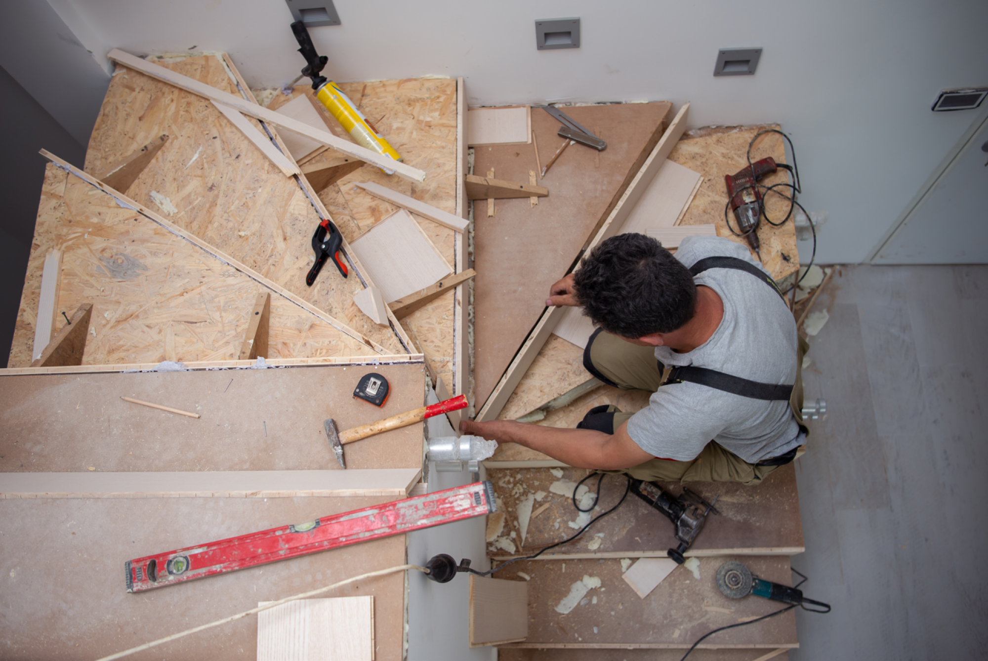Installation d'escaliers en bois
