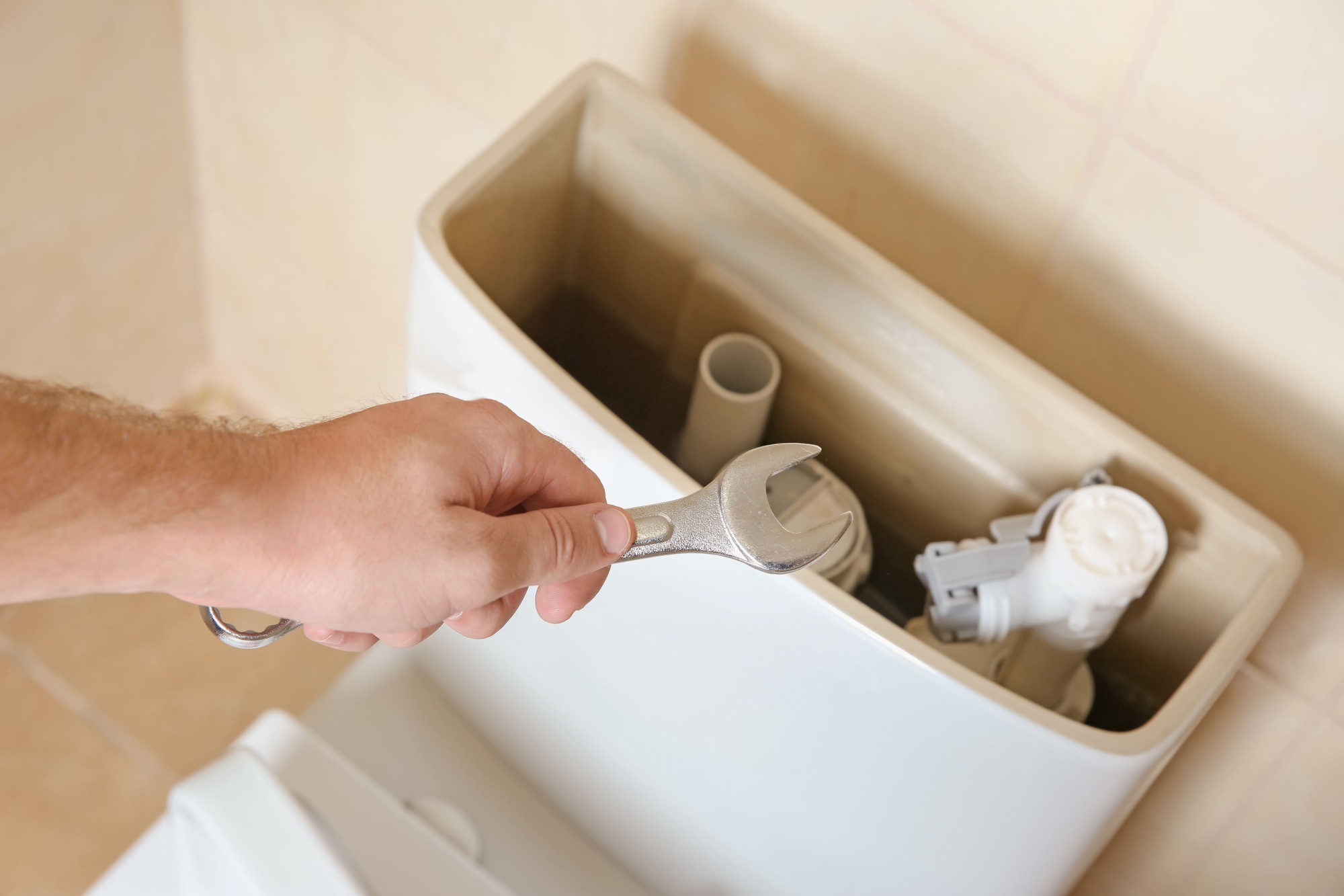Changer un mécanisme de chasse de wc suspendu Wirquin