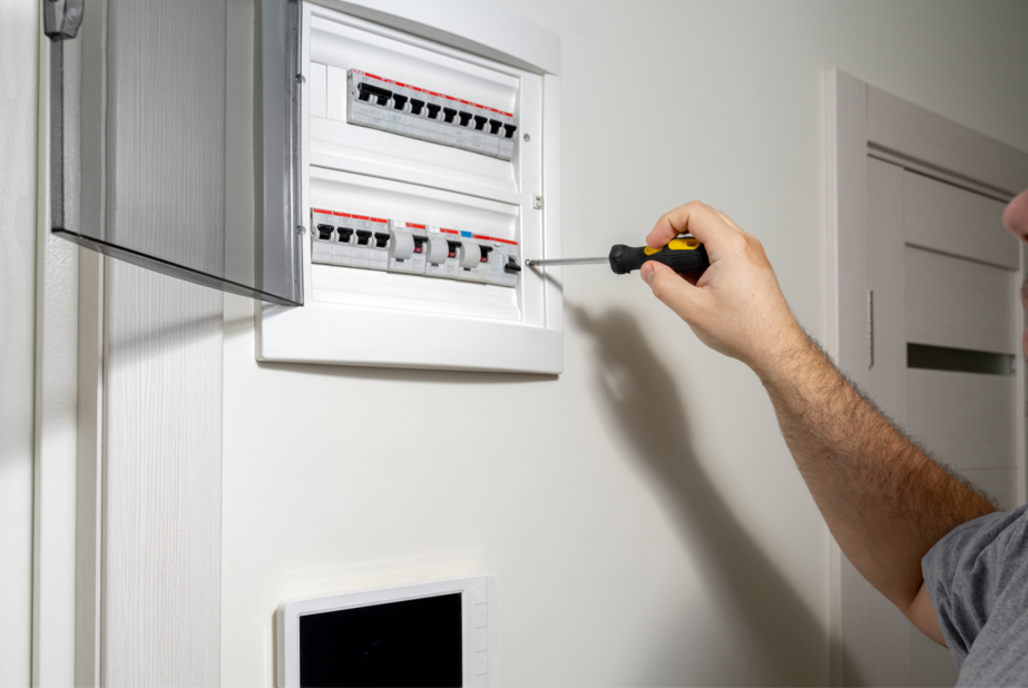 Installation d'armoire électrique