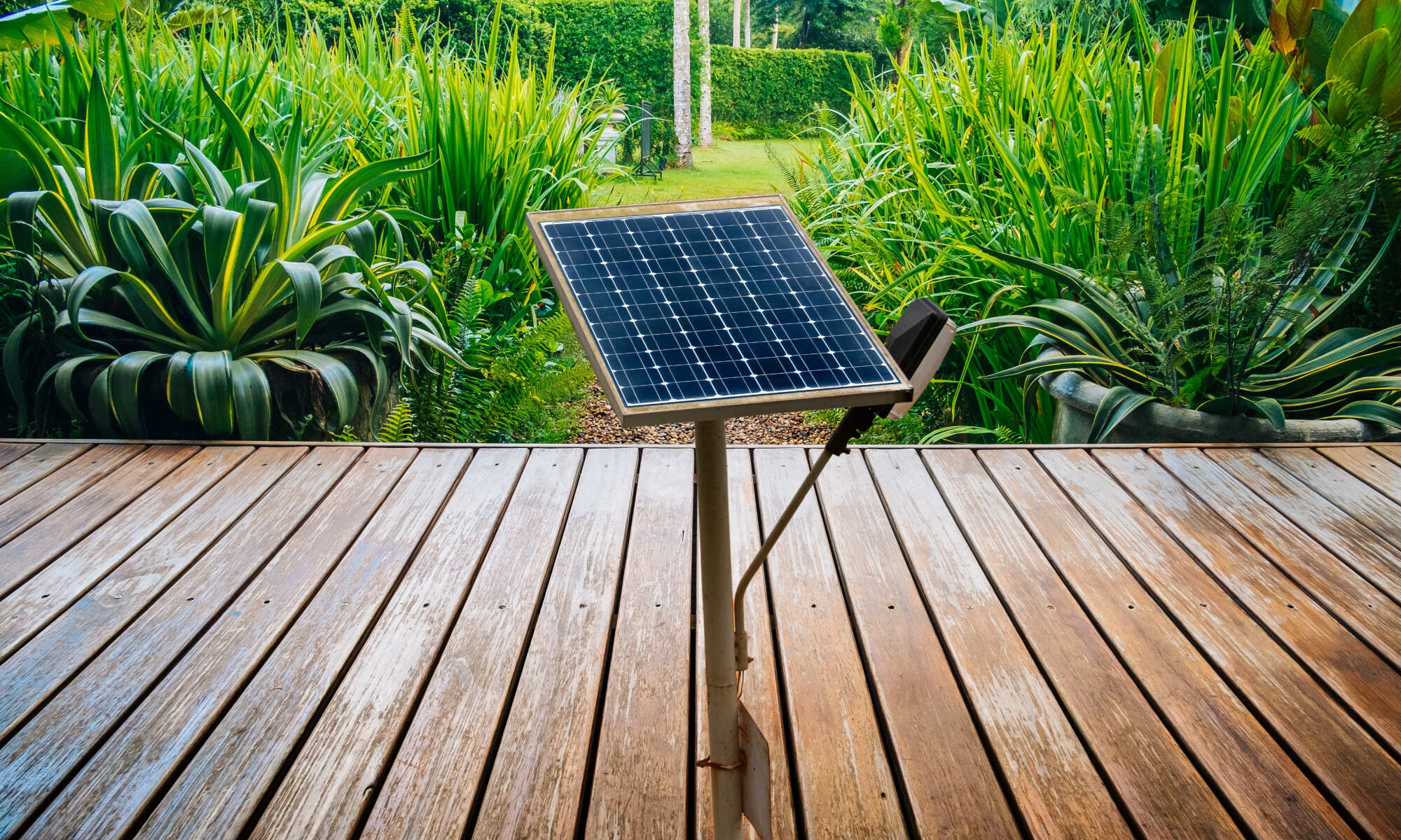 Installation de mini panneaux solaires