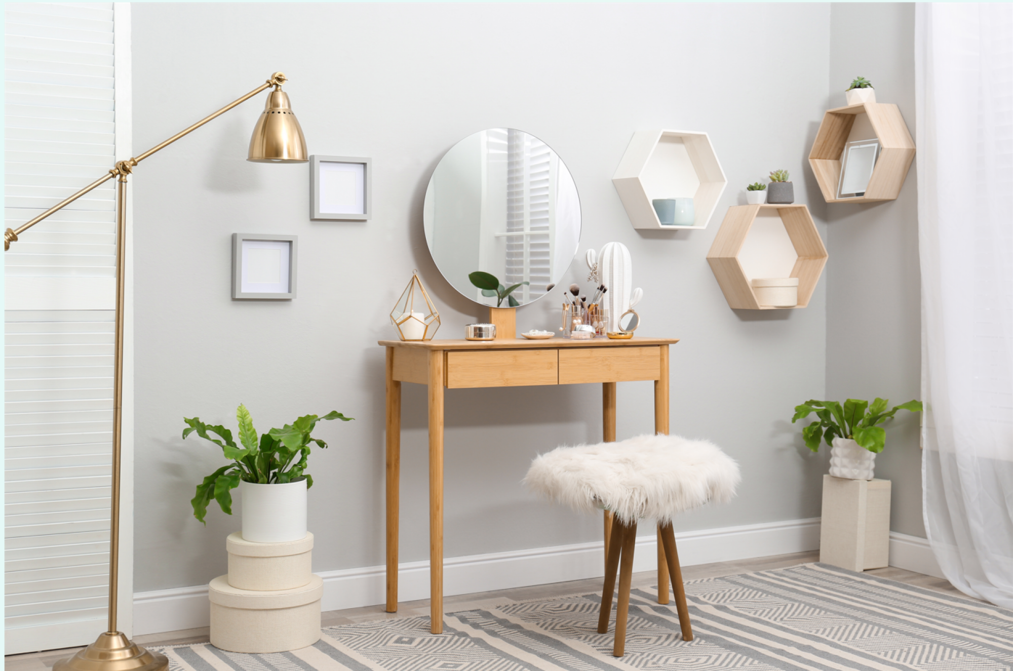 Coiffeuse avec rangements intégrés