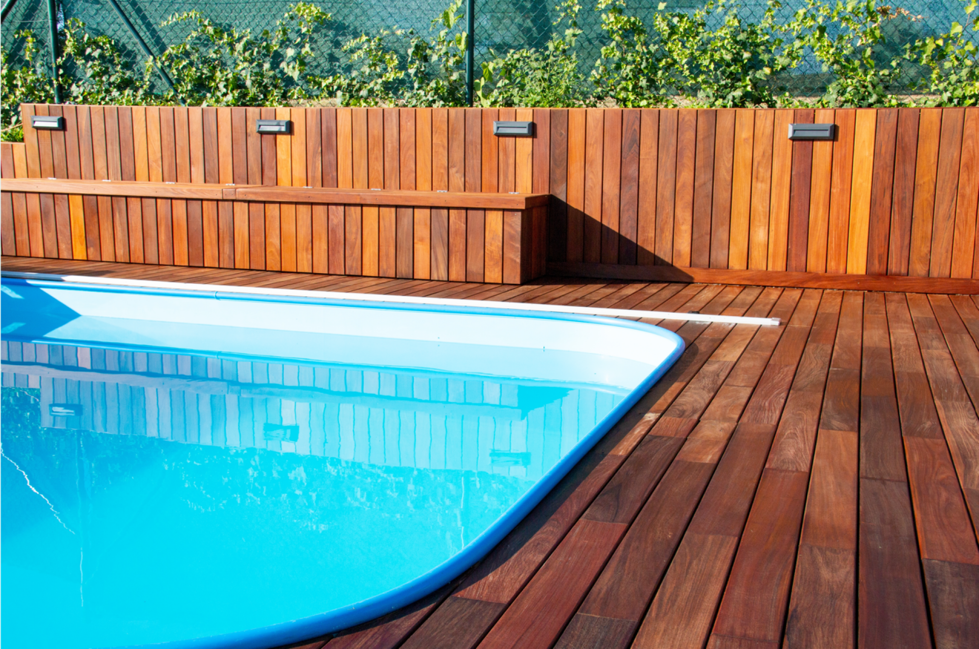 Installation de piscine bois