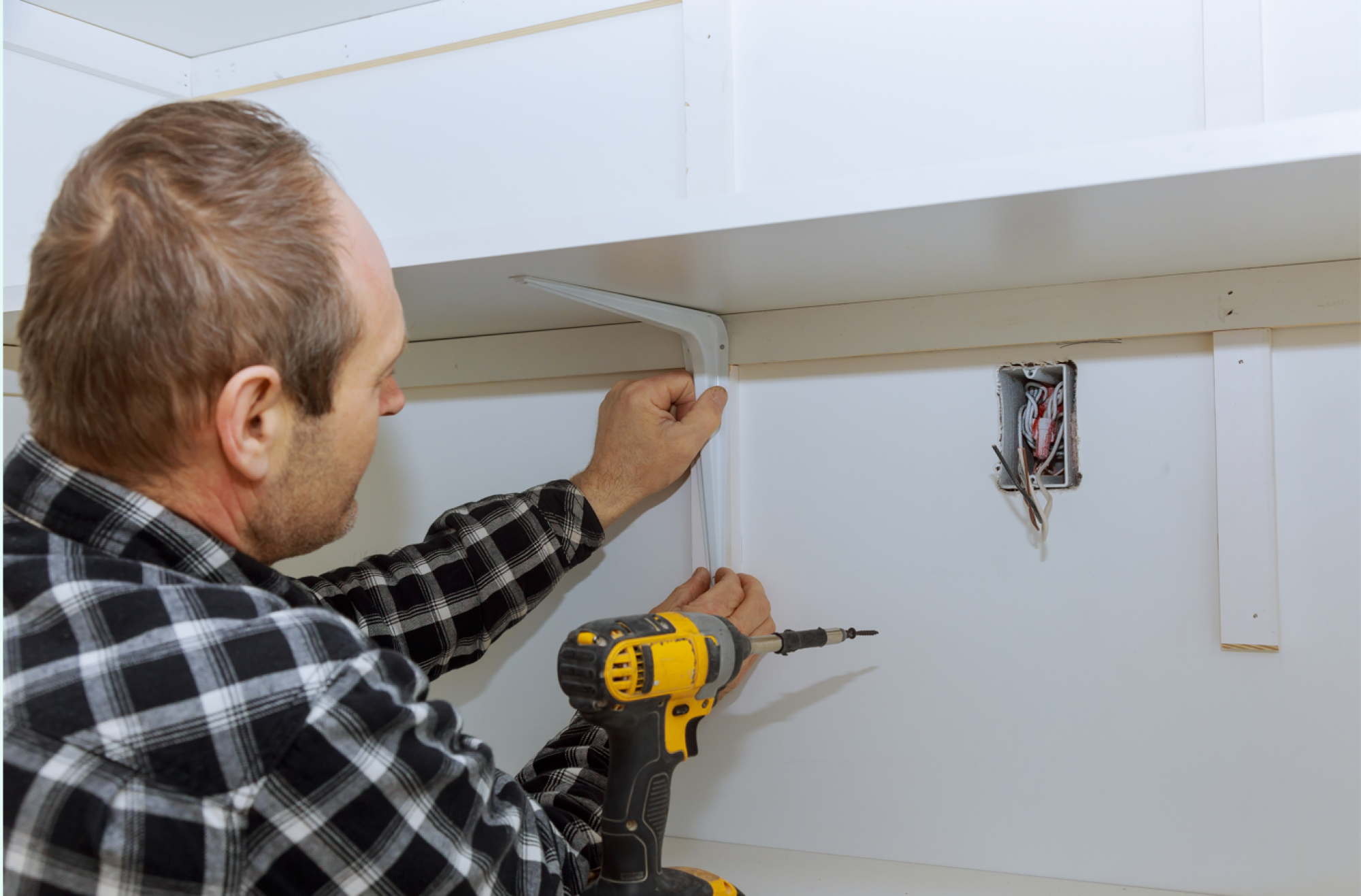 Installation d'étagères