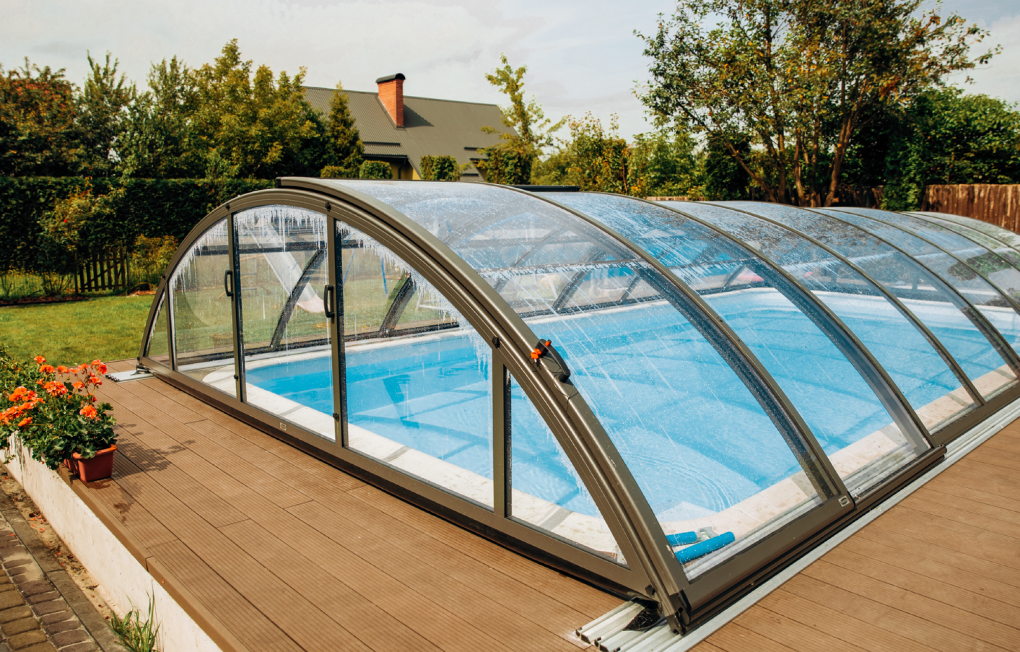 Pose de abris de piscine
