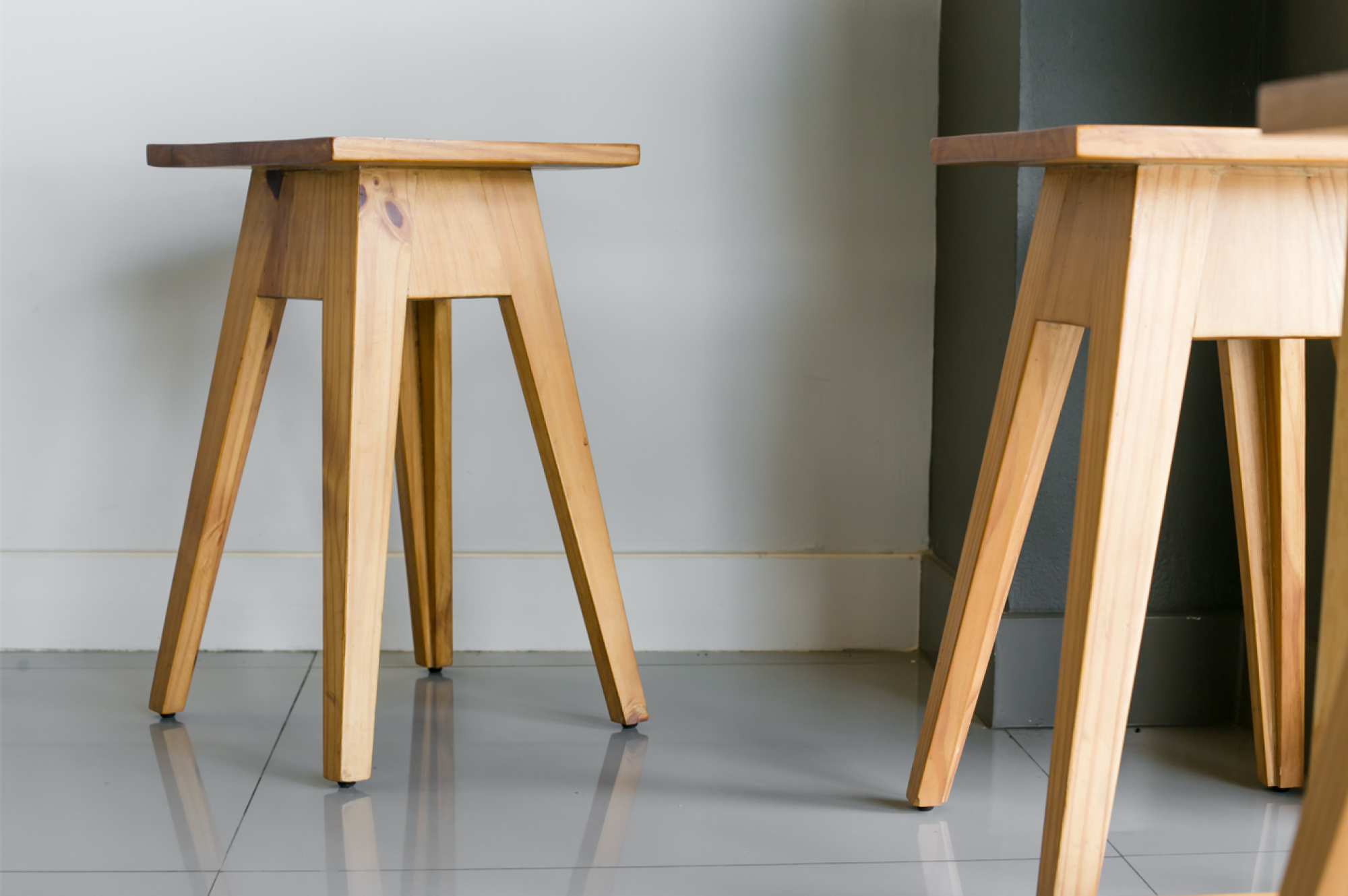 Tabouret en bois