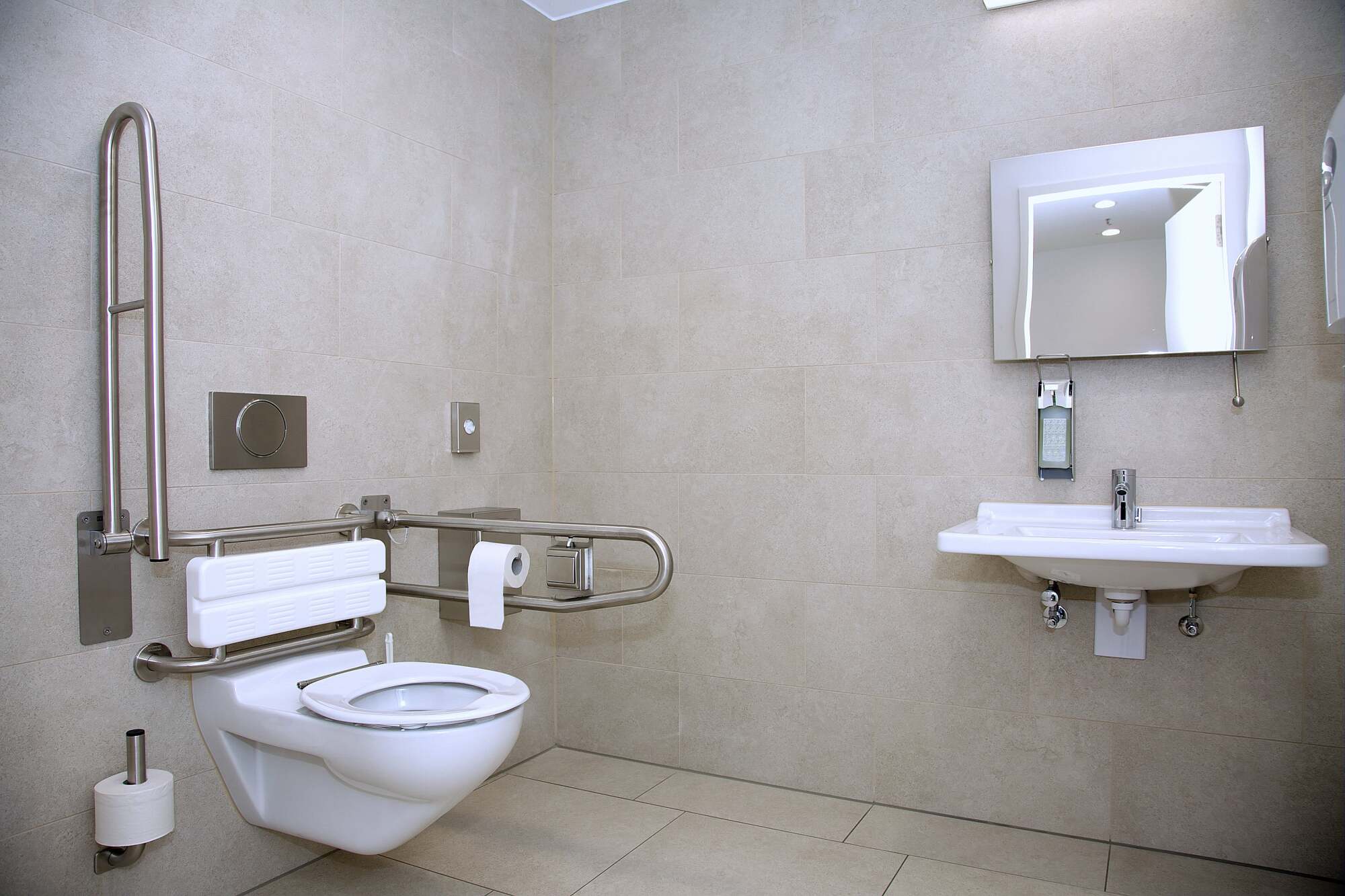 Installation de sanitaires pour PMR