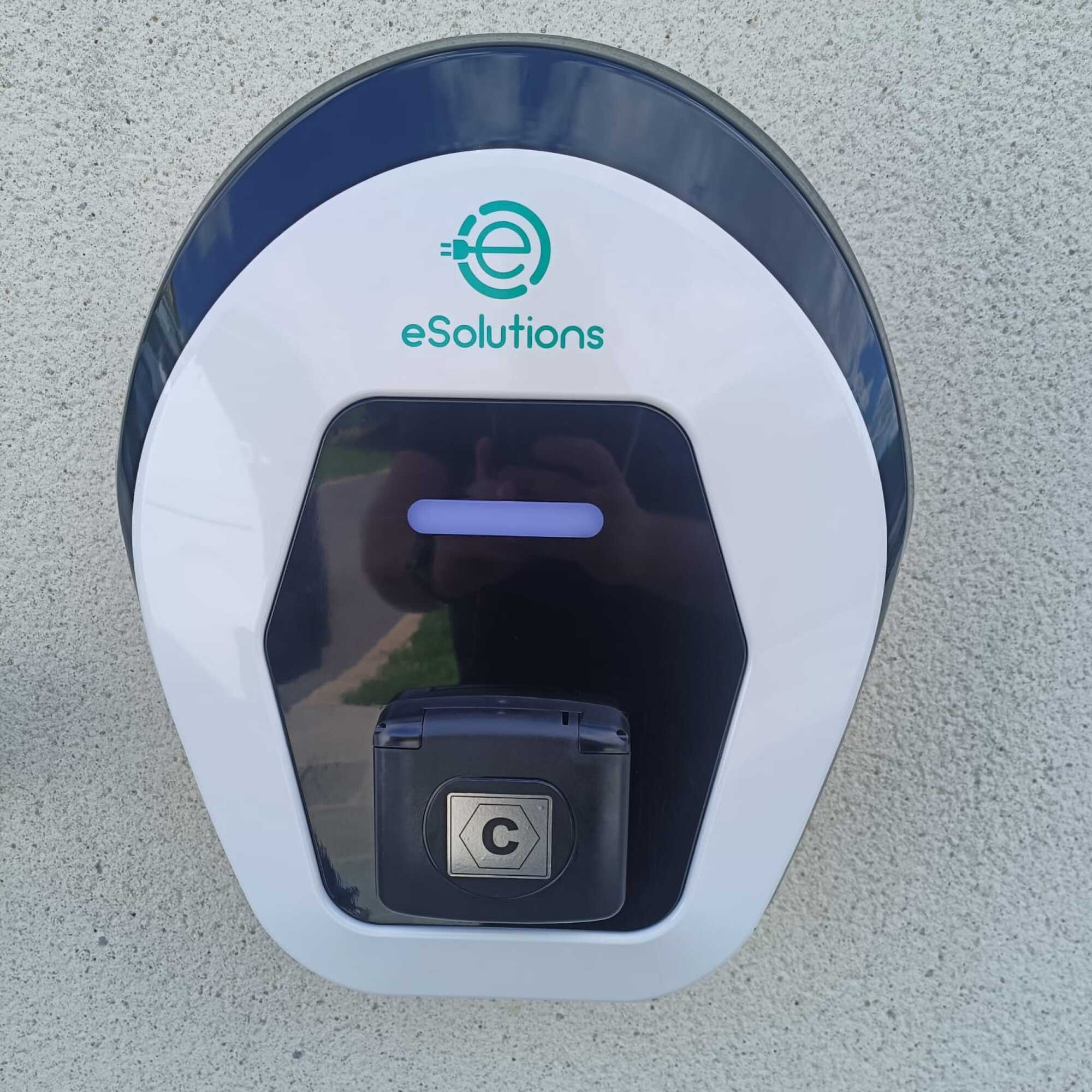 Installation borne de recharge véhicule électrique à Maisons (28)