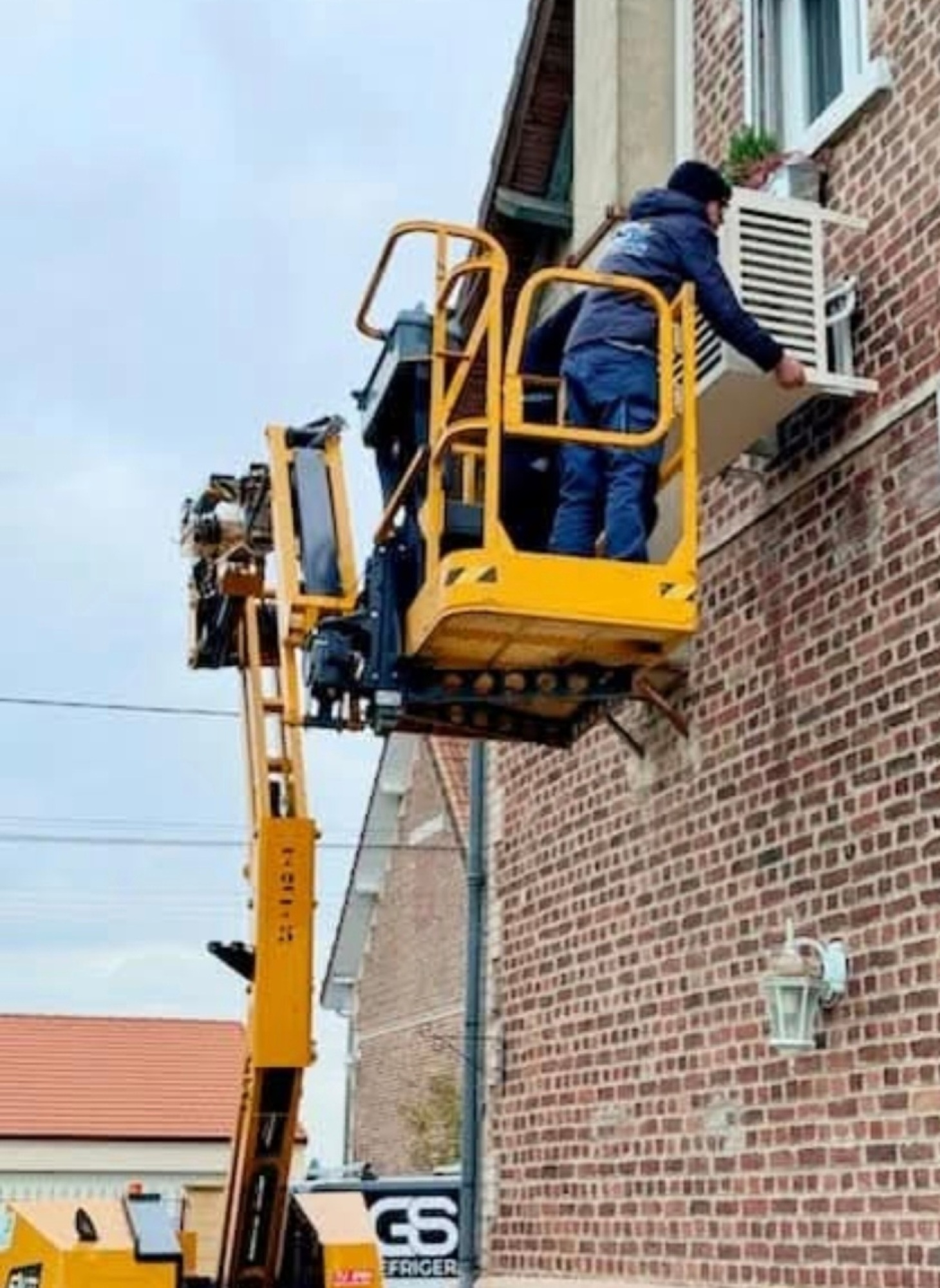 Installation d’un système de climatisation réversible de type gainable
