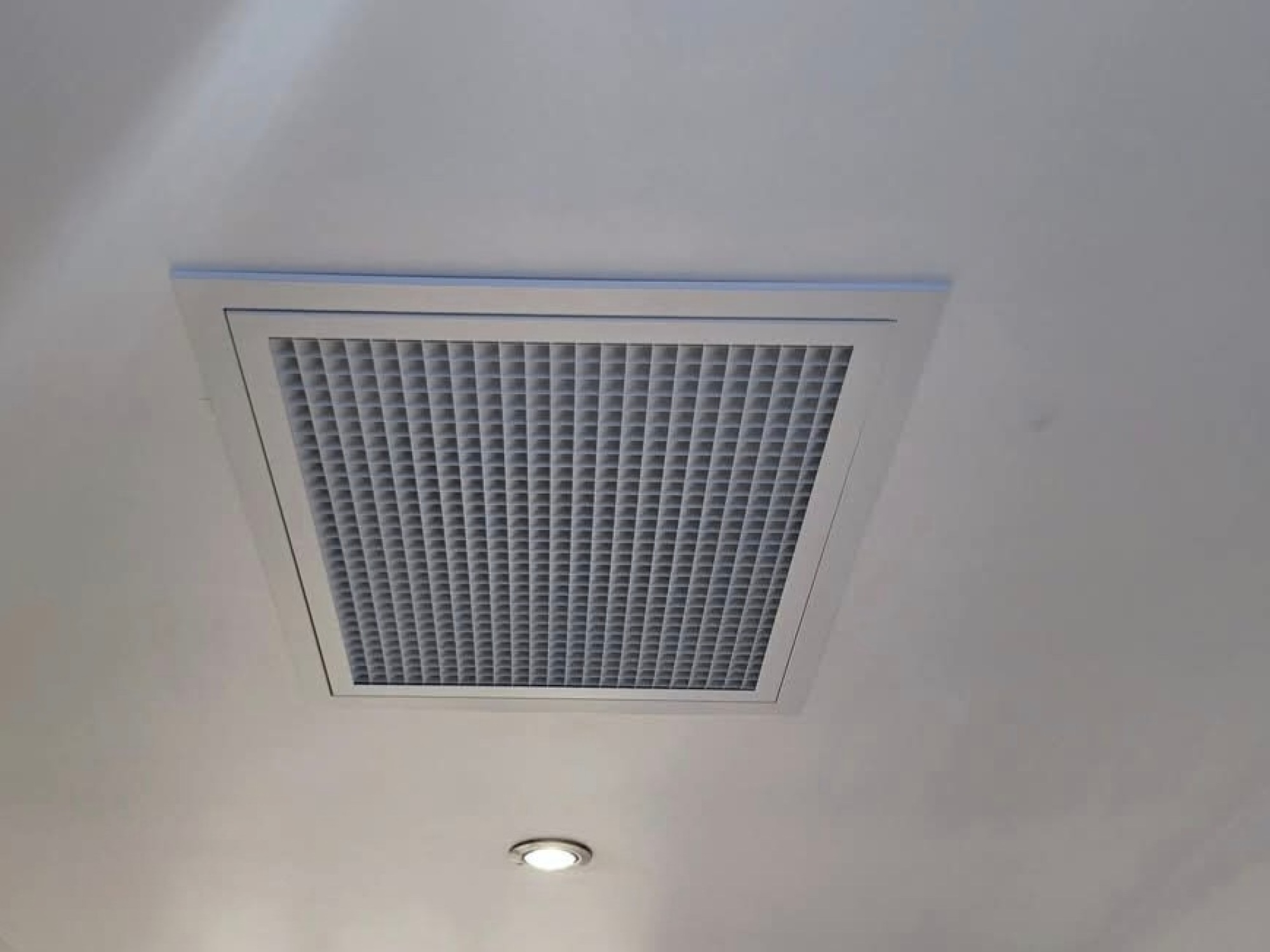 Installation d’un système de climatisation réversible de type gainable