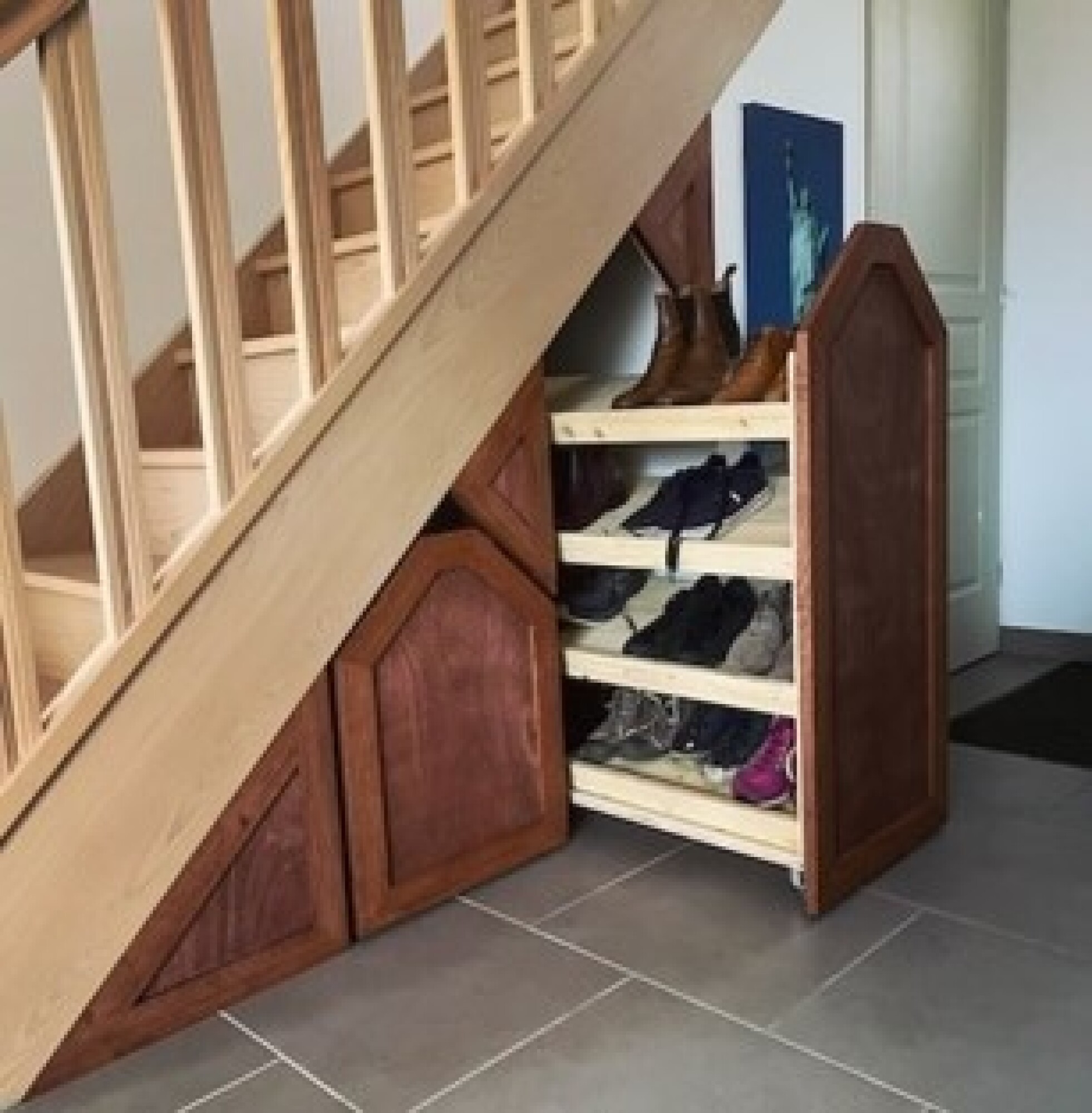 Rangement Sur-mesure sous escalier Bois Métal